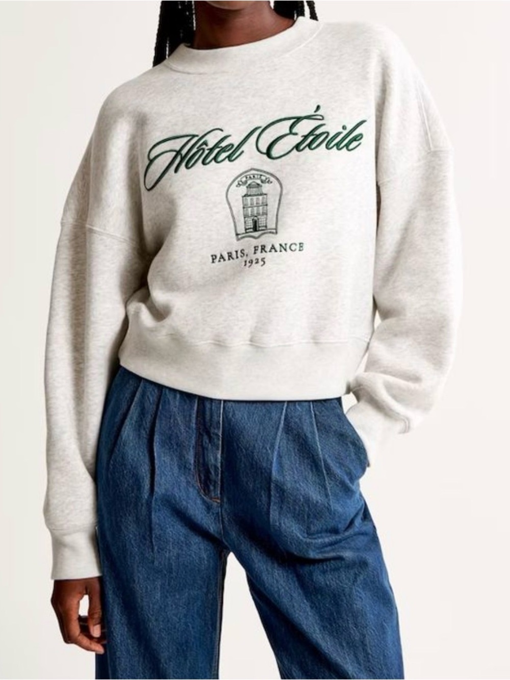 Abercrombie & Fitch “Hotel Eloile” Soft Collection Embroidered Sweatshirt Med